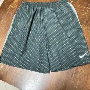 Men's Nike Athletic Basketball Shorts M